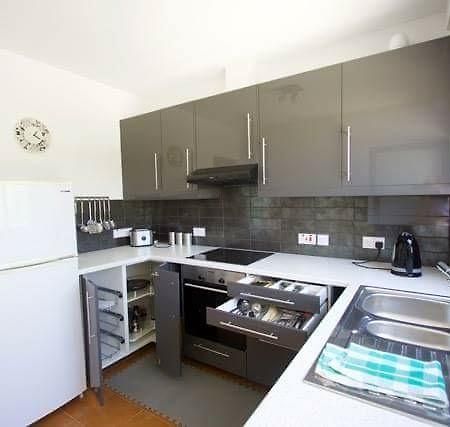 007 Margarita Gardens Villa Пафос Екстериор снимка